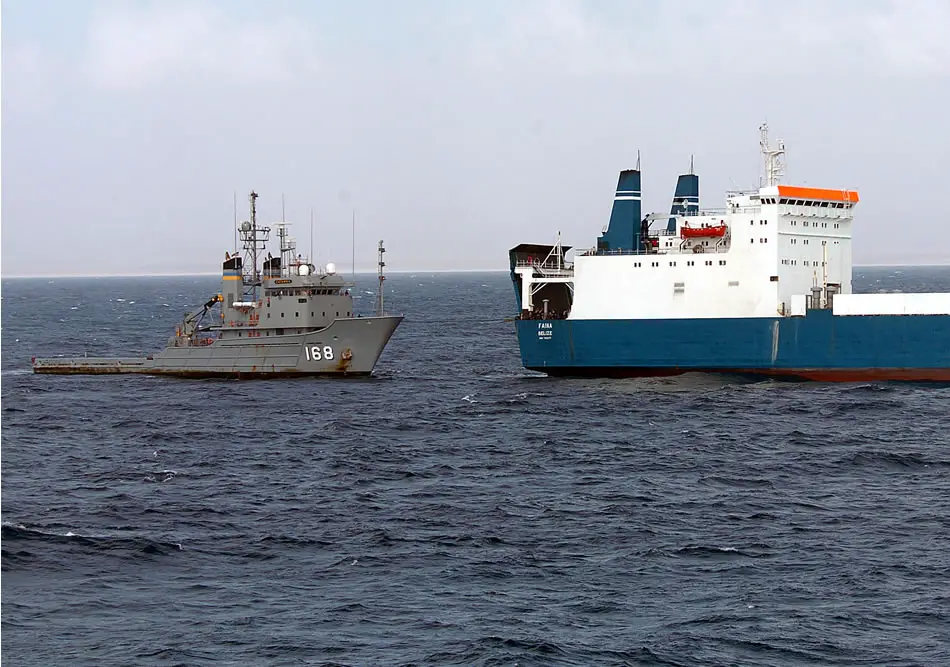 Military Photos USNS Catawba Aids Released Vessel